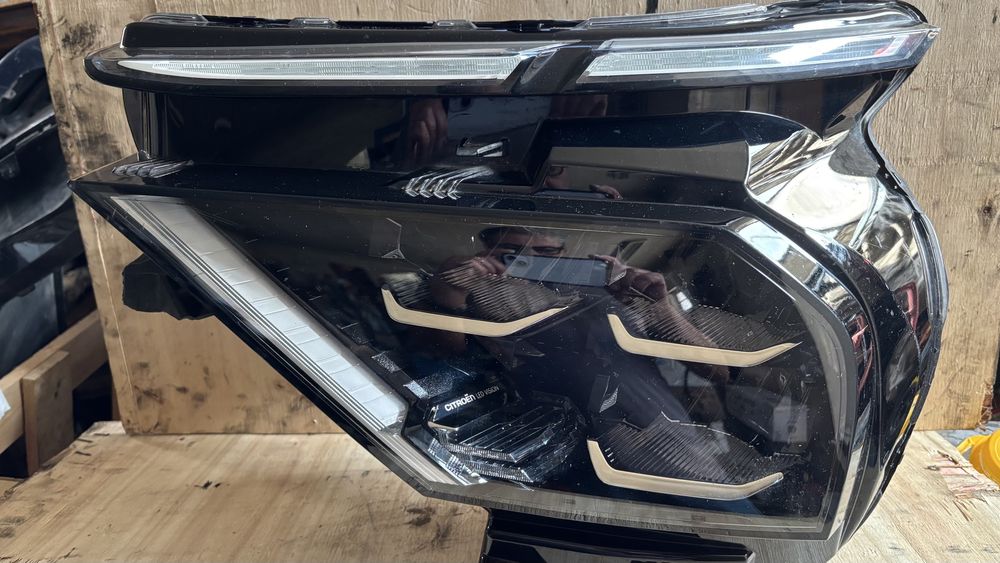 Фар за Citroen C4