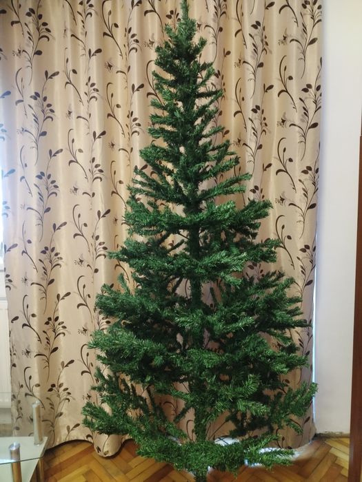 Brad de Crăciun artificial