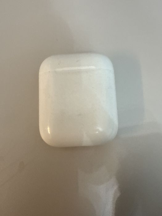 Air pods 2  (Оригинал)один рабочий наушник