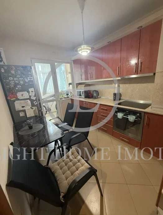 Продава се Тристаен апартамент в Пловдив, Христо Смирненски - 86 кв.м за 2250 €/кв.м - Снимка #1
