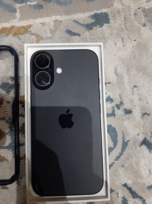 iPhone 16 128GB Батарея 93%