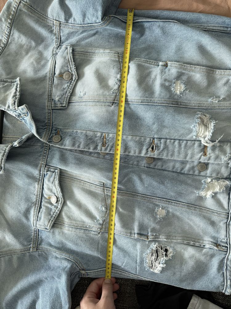 Jack & Jones jacheta denim albastru deschis cu rupturi marimea L