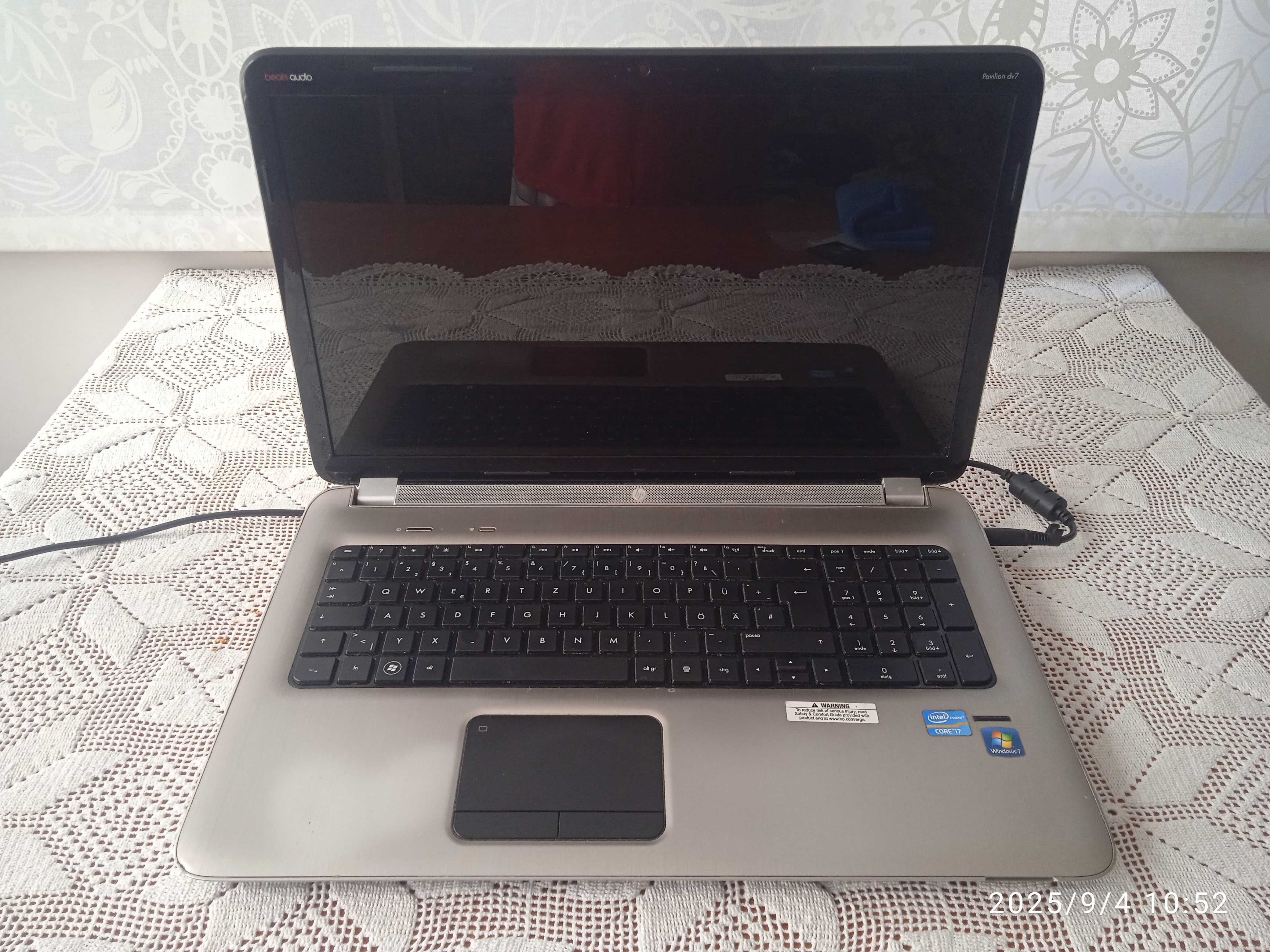 Продавам лаптоп HP 17"