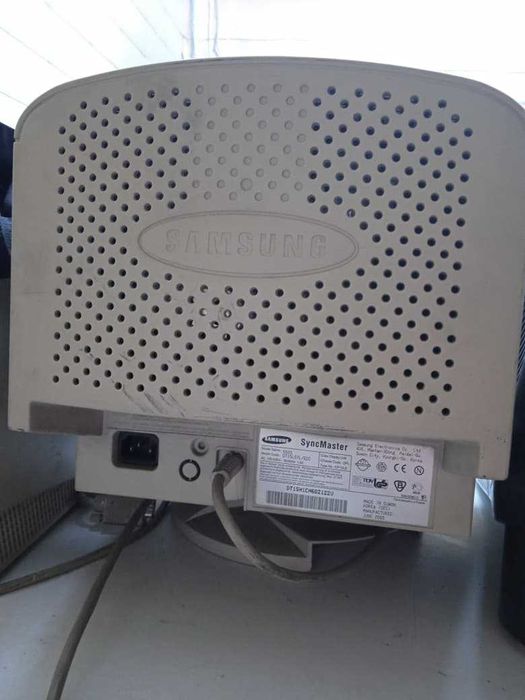 продается монитор