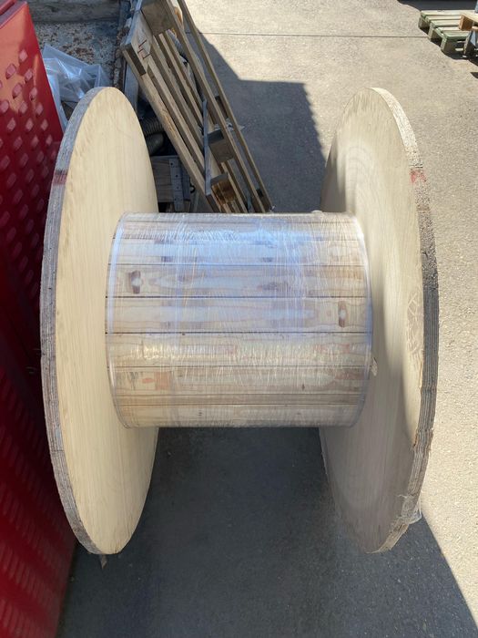 Продам кабельную катушку (барабан)