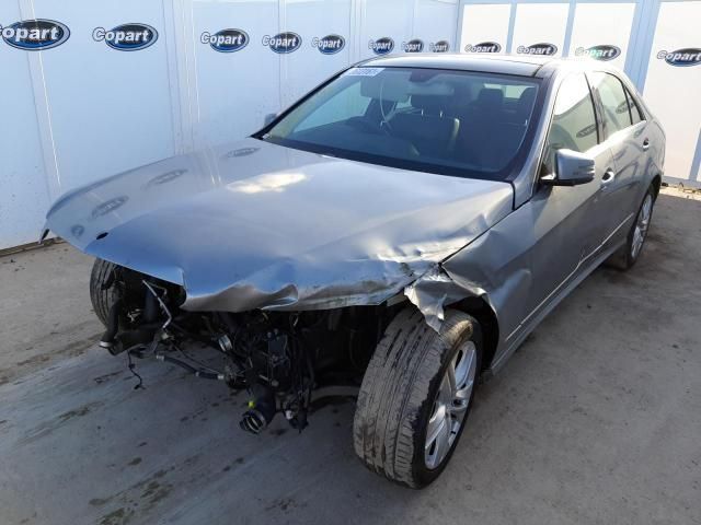 Dezmembrez Mercedes-Benz E-Class W212/S212/C207/A207 [2009 - 2013] Sedan 4-usi E 350 CDI BlueEffici