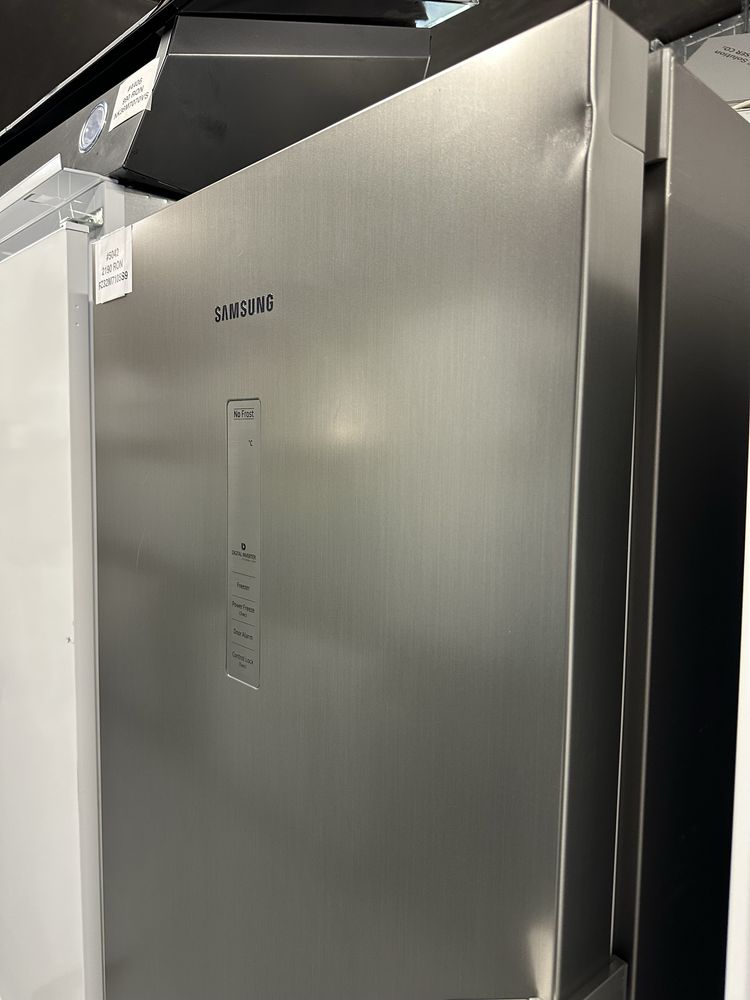 Congelator vertical Samsung RZ32M7105S9EF