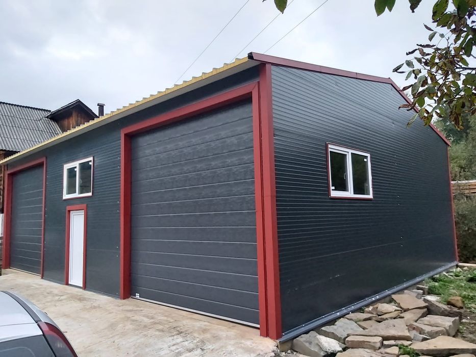 Vand Hala Metalica 10 X 10 completa cu panouri sandwich