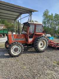 Tractor 4x4 Fiat plug  cultivator remorcă basculabila