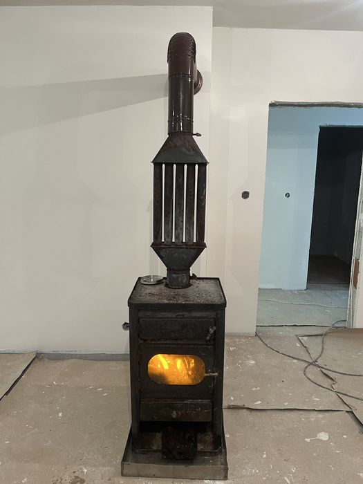 Камина на дърва с лира и кюнци!