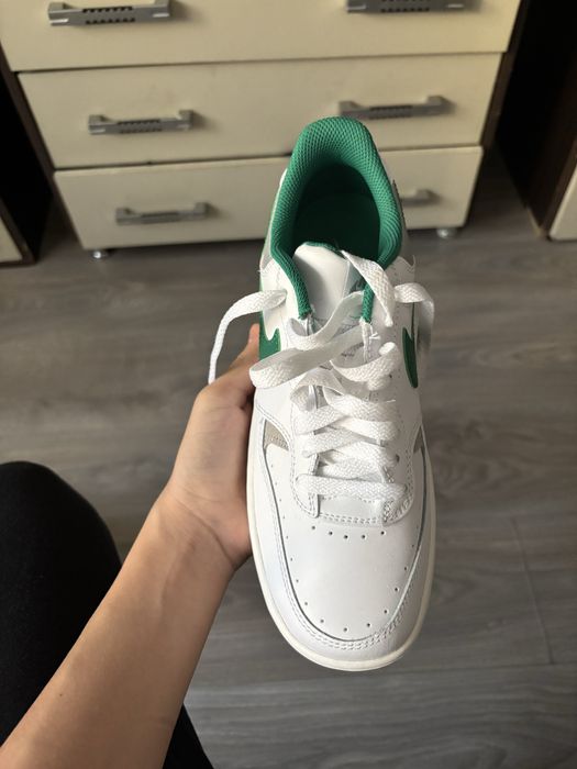 Nike verzi foarte buni.