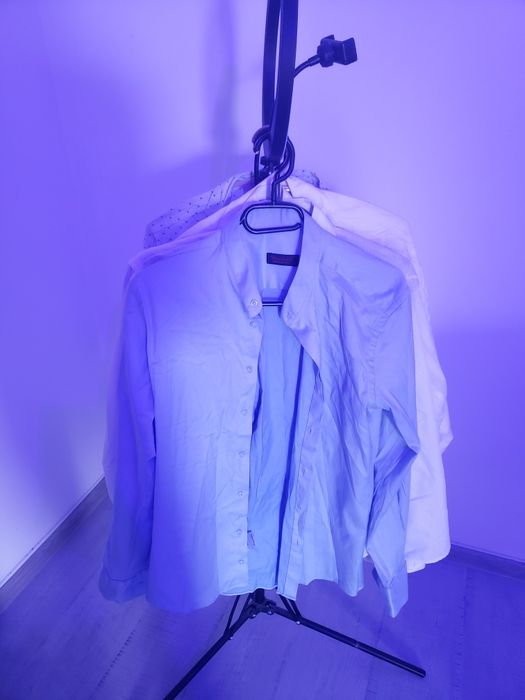 Vand cămăși doar una este mărimea s restul M