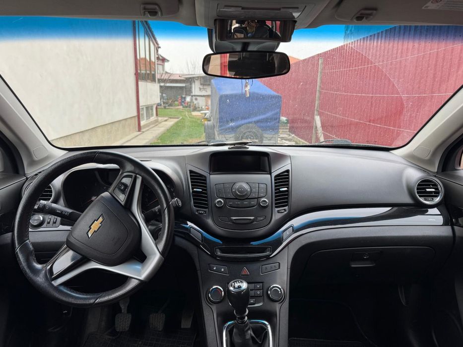 Vând CHEVROLET Orlando