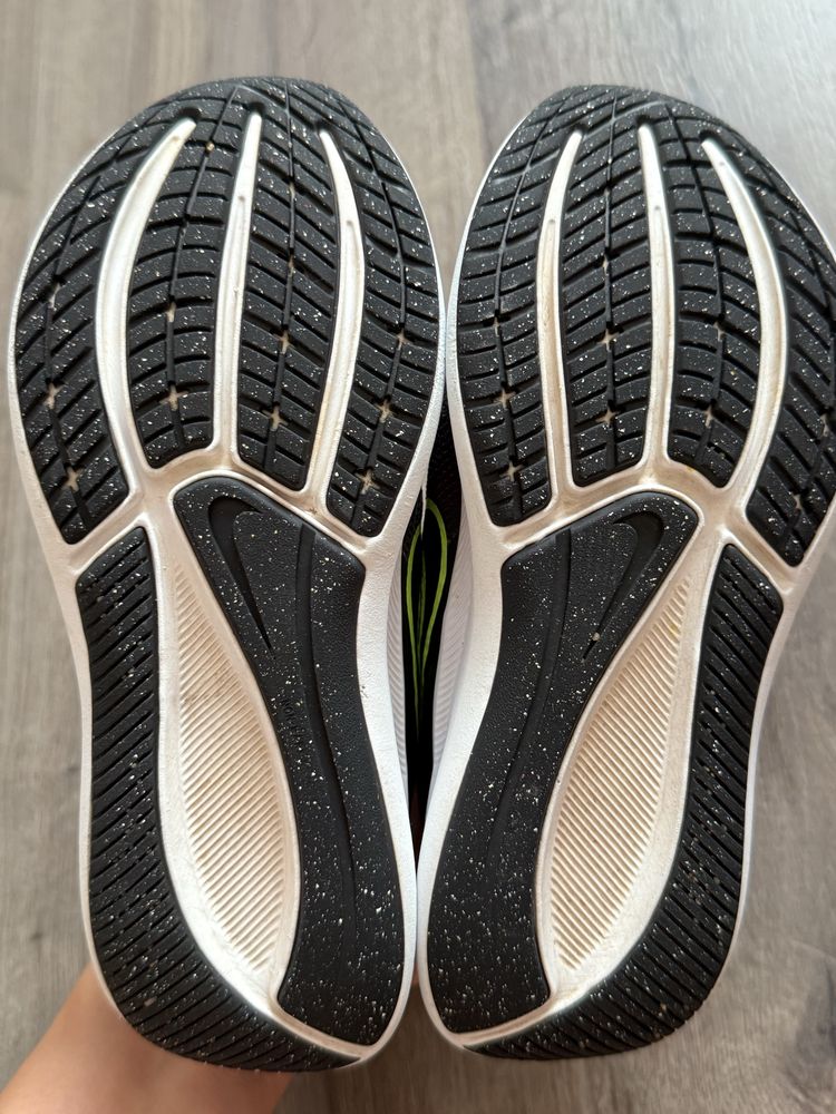 Маратонки Nike 29.5 номер