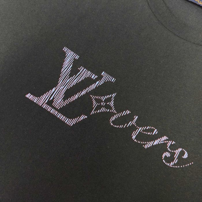 Tricou Louis Vuitton Calitate Premium