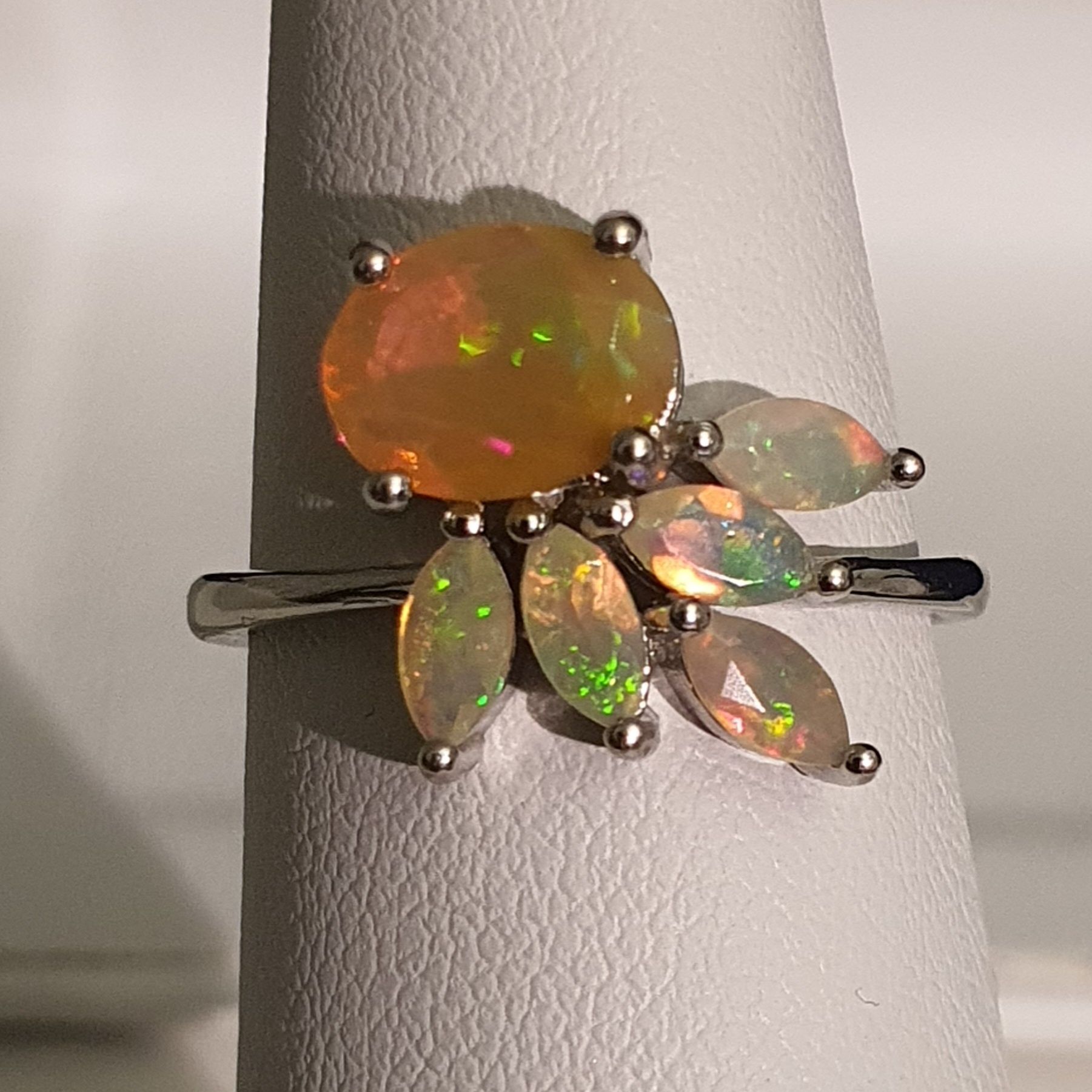 frumos inel argint 925 cu opale multicolore