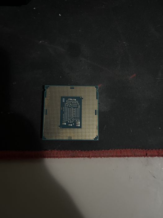 Procesor intel i3 8100