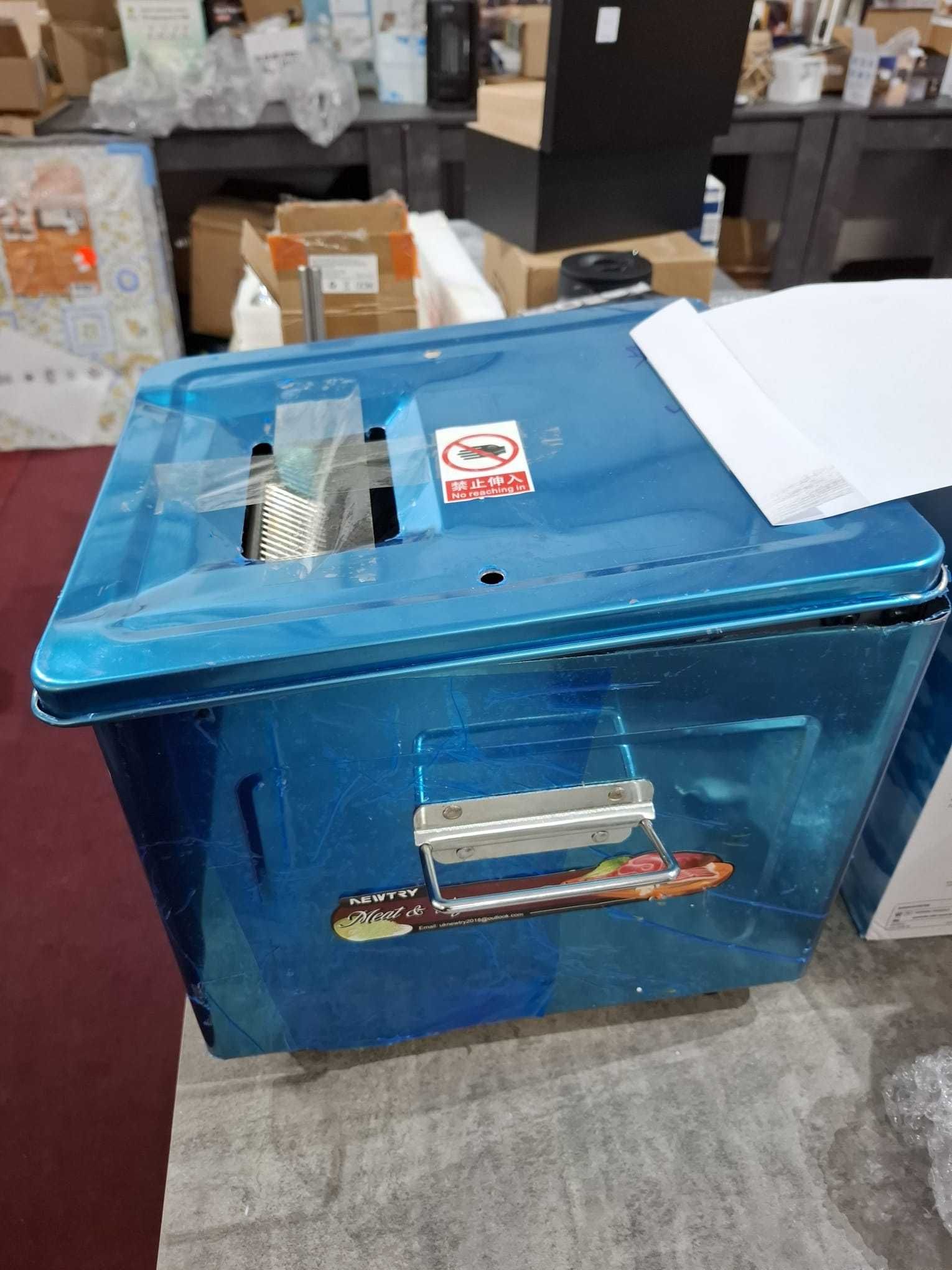 Tăiător carne NEWTRY comercial, inox, capacitate 150 kg/h