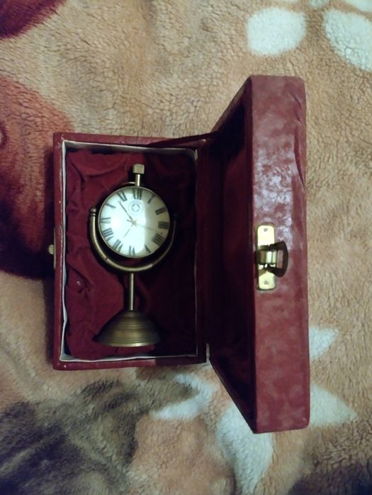 Ceas pentru mobilier