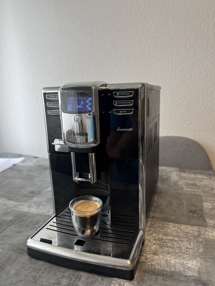 Aparat de cafea/expresor automat Saeco Incanto Cappuccino