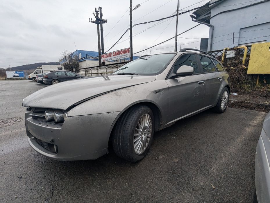 Dezmembrez Alfa Romeo 159 2,4jtdm - motor defect