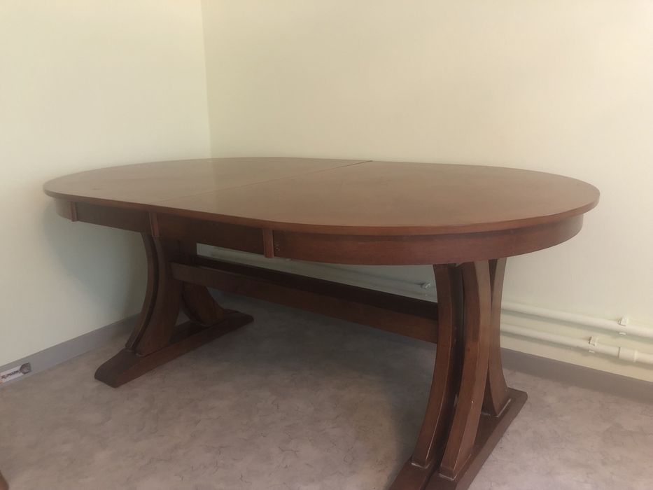 Стол для гостиной