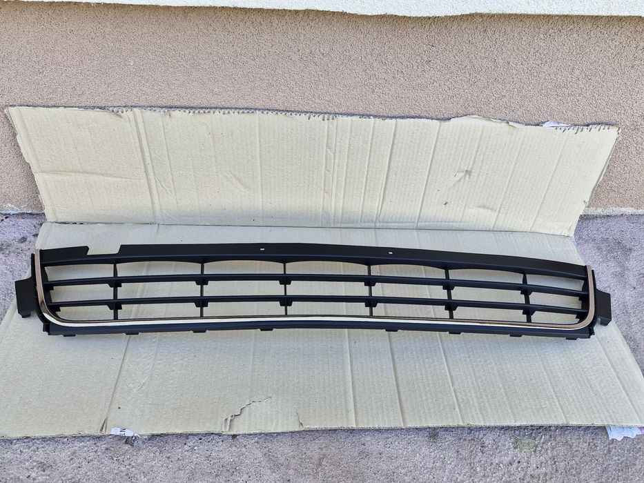 Grila inferioara Vw Sharan 7N 2011-2019 NOUA AM