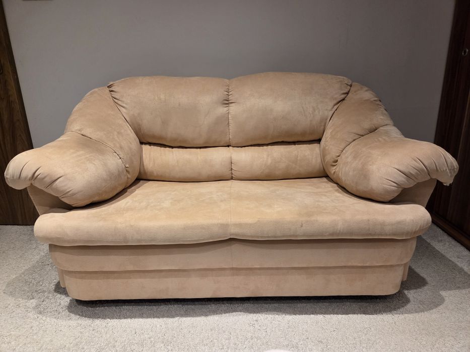 Двукрилен бежов диван - велурен