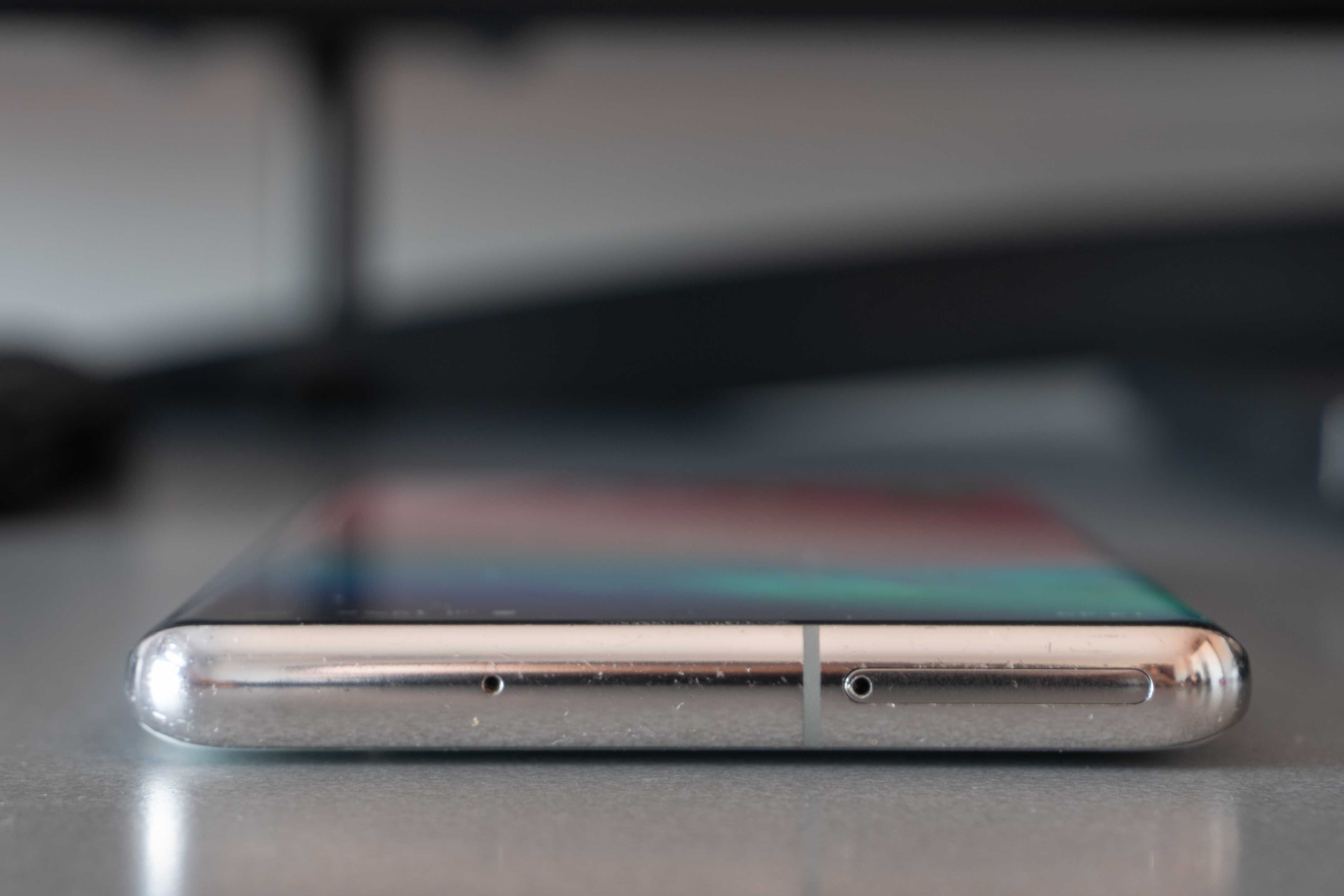 Телефон Samsung Galaxy S10