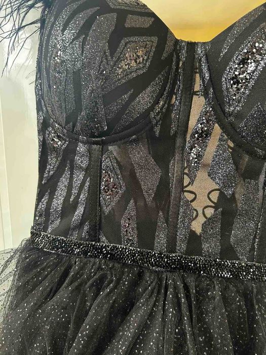 Черна блестяща принцеска бална рокля