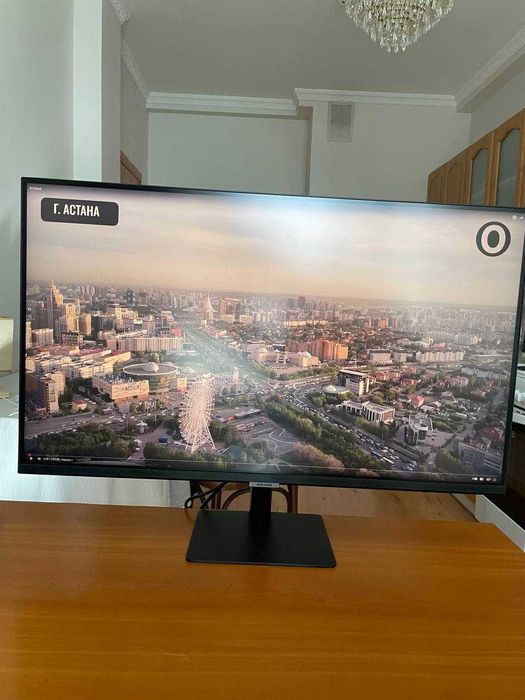 Монитор Samsung  32" Smart M7