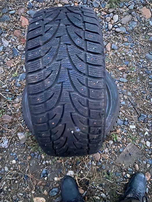 2 резины зимние 18 размер