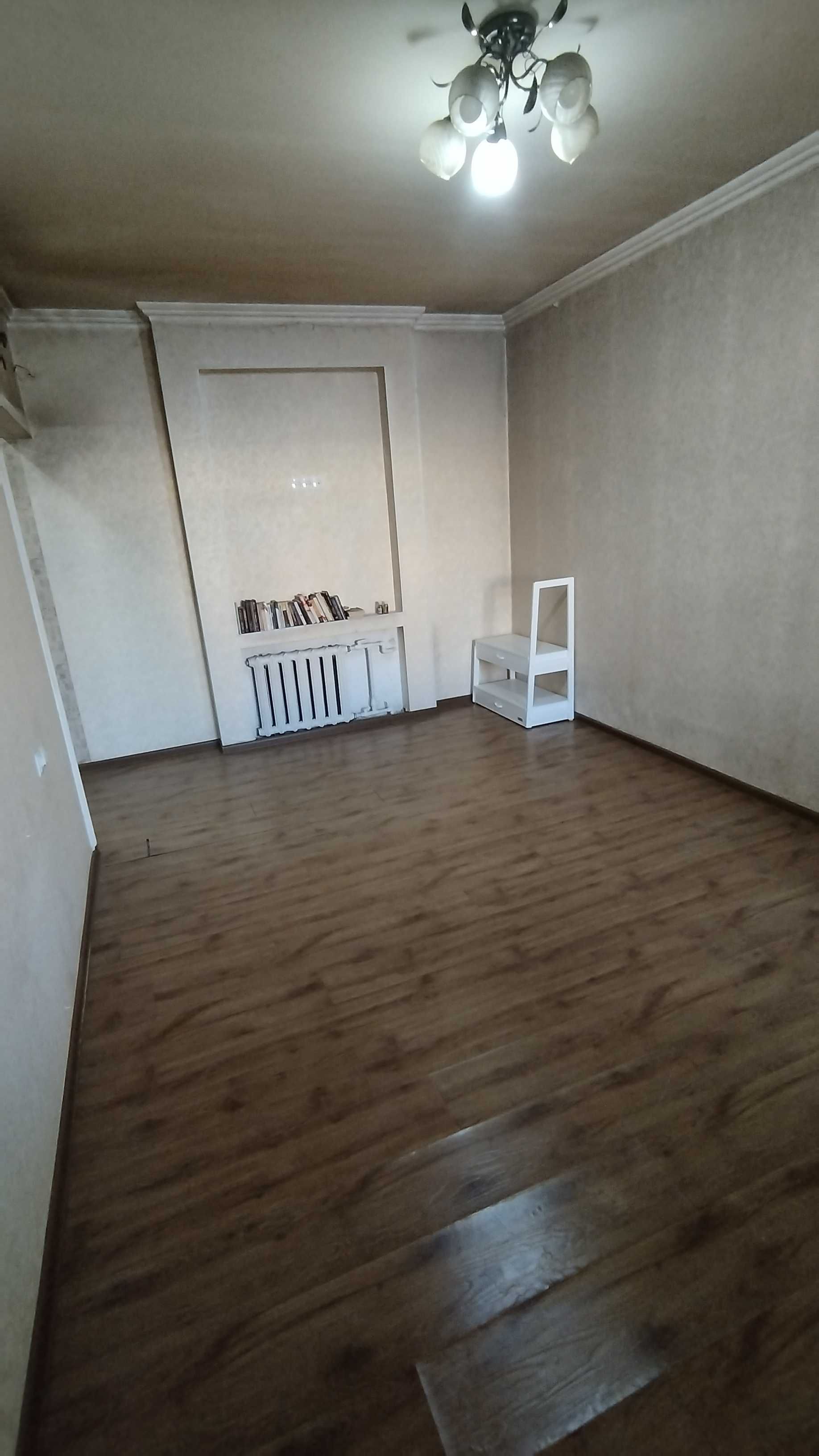 Продаётся своя 1-ком квартиру 1/5/5 без посредников в куйлюк 5-массив.