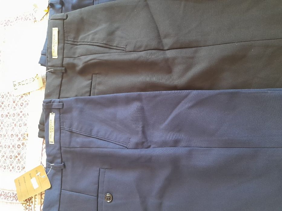 Продам новые детские подростковые классические брюки.