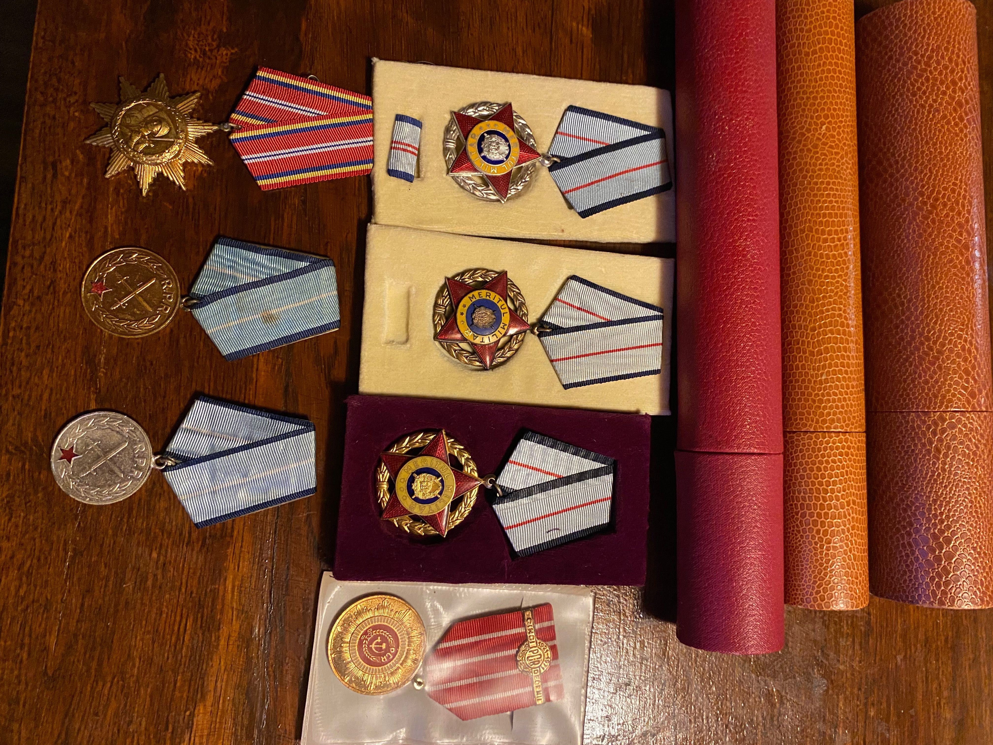 Azi negociabil Ordine și medalii comuniste