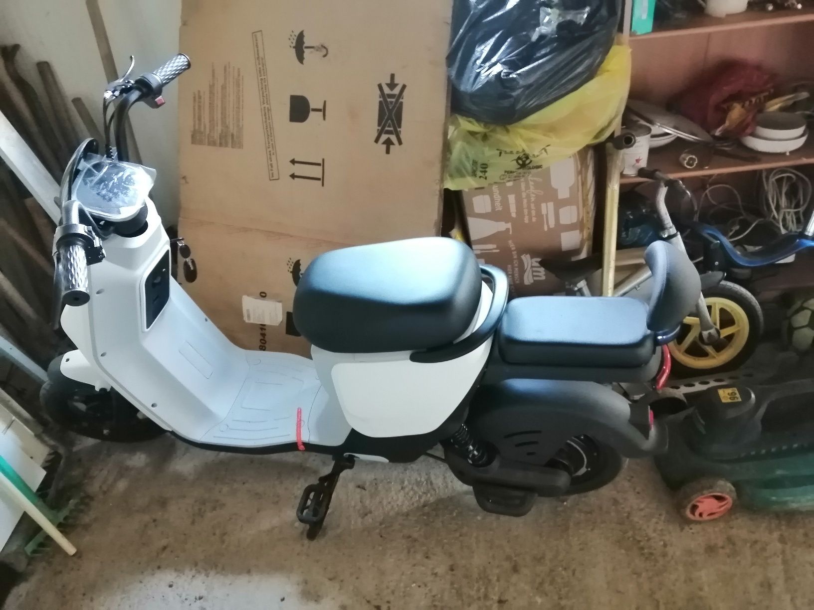 Vand scuter electric nou nu necesita permis