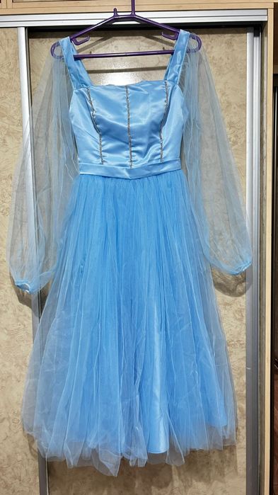 Только один раз одела новый платье