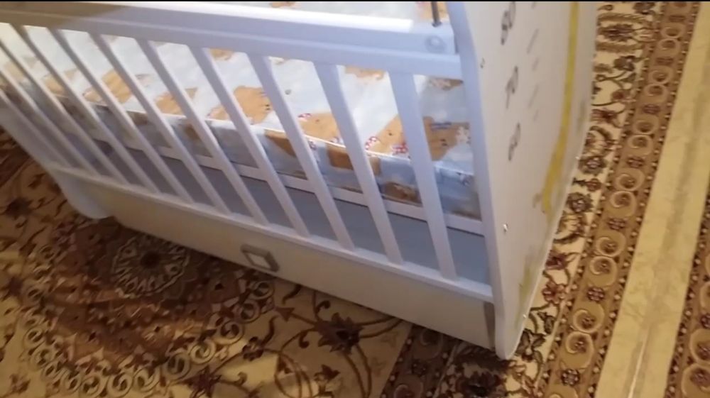 Срочно продам детскую кровать - манеж. В идеальном состоянии. 40000тг.