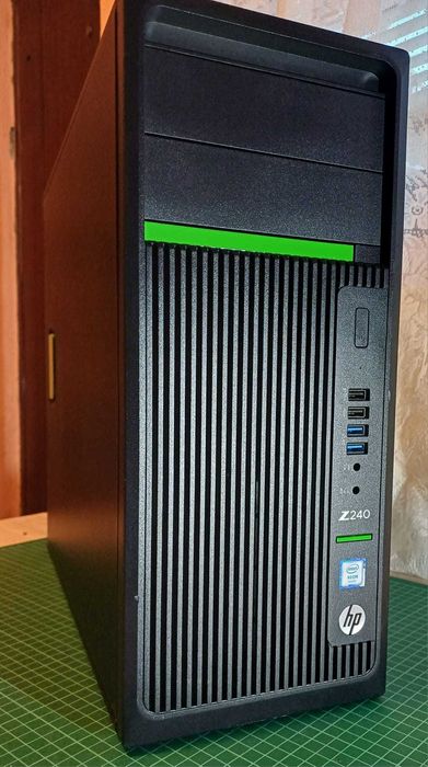 Calculator gaming Intel Xeon 8 nuclee, SSD, Radeon RX570 , Windows11