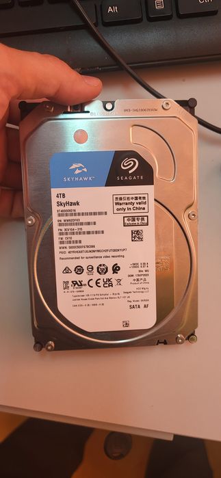 Новый жёсткий диск Seagate SkyHawk 4TB (ST4000VX016)