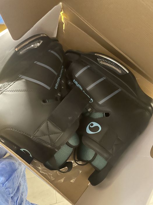 Wakeboard spinera 140 cm cu boots marime universala