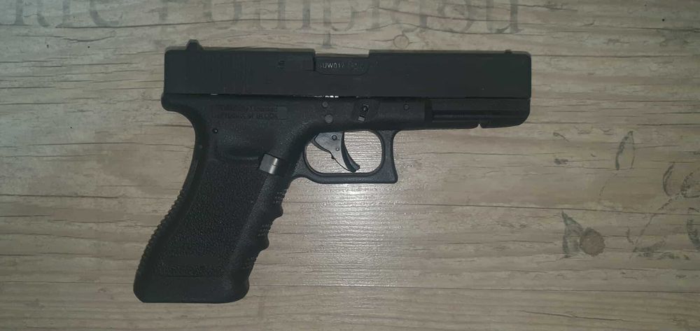 Pistol GLOCK17 NOU cu accesorii