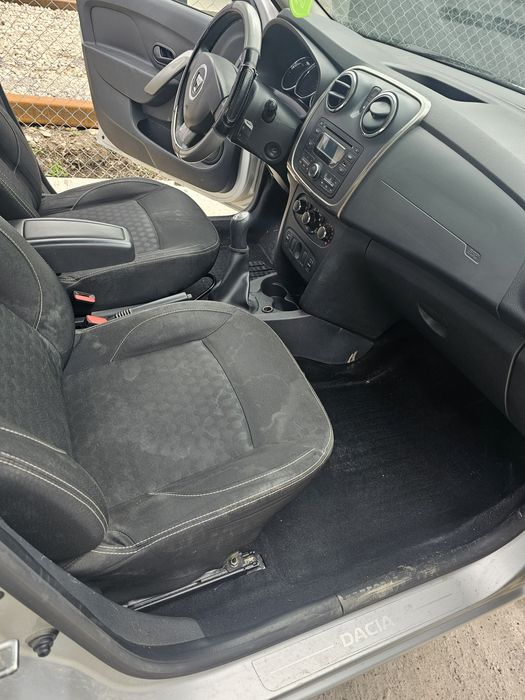 Пране на автосалон • Вътрешно и външно почистване •