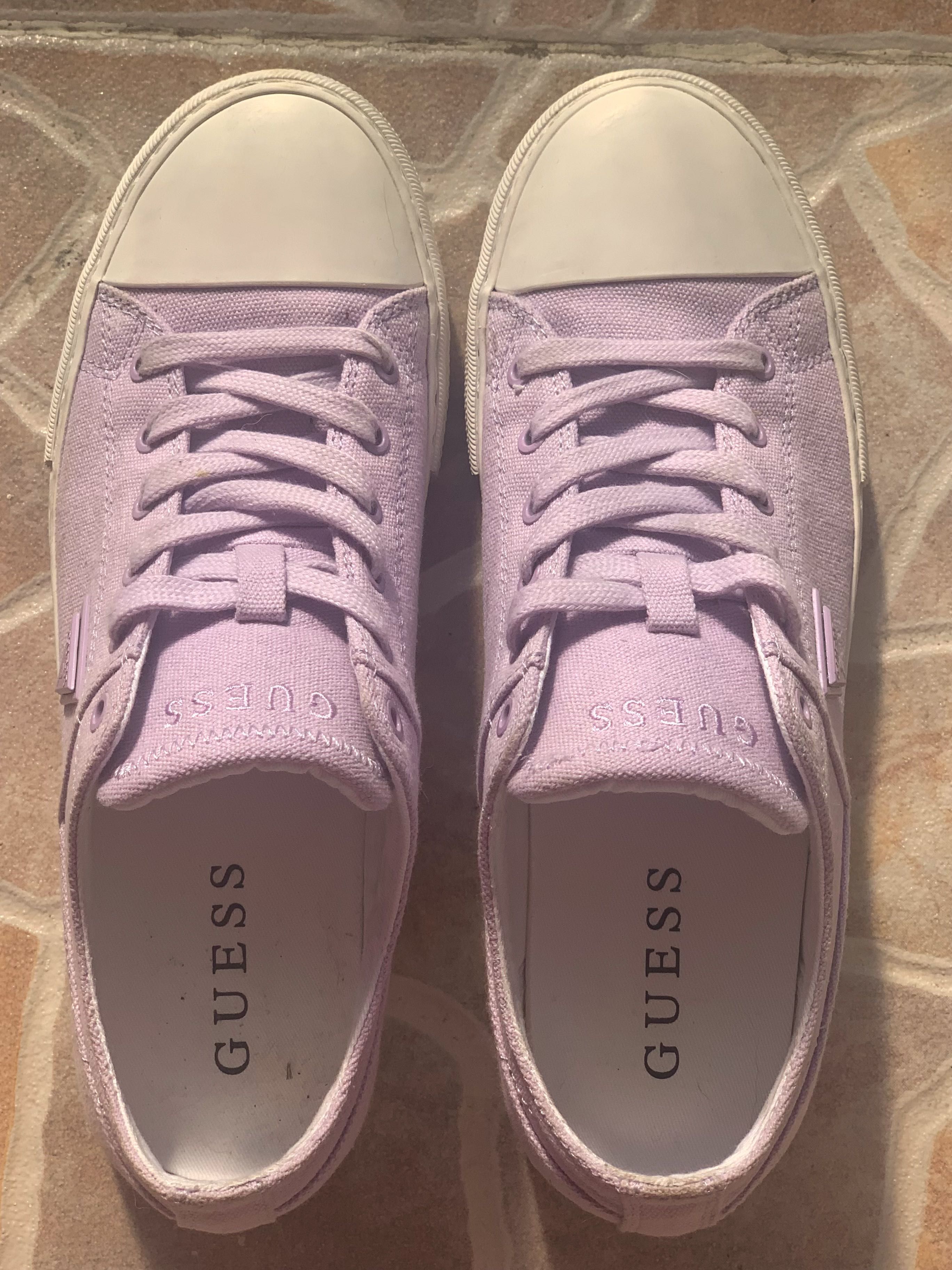 Ниски кецове Guess Pranze
дамски в лилаво Оригинални