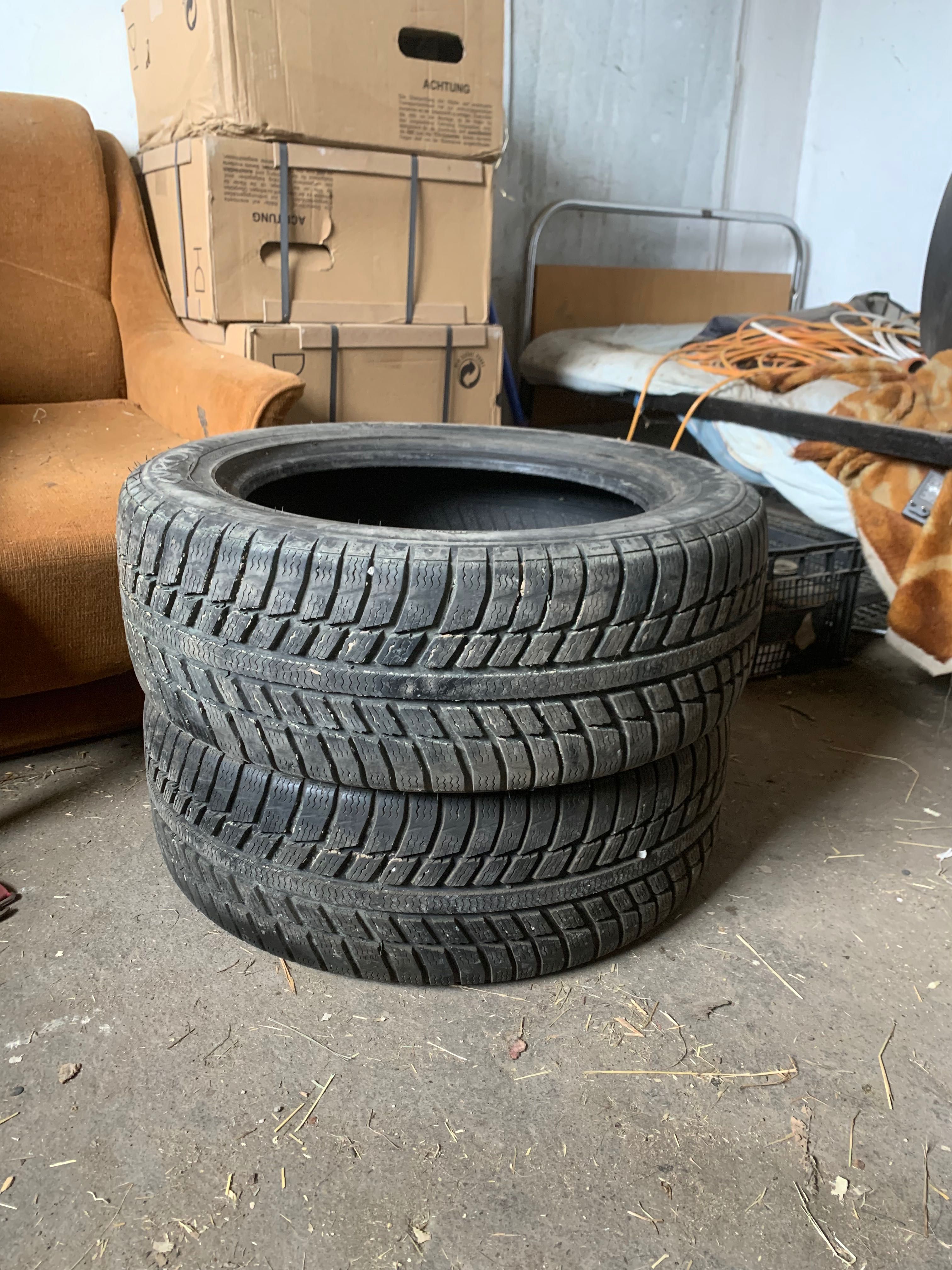Зимни гуми Syron 205/55R16 130лв 2бр.