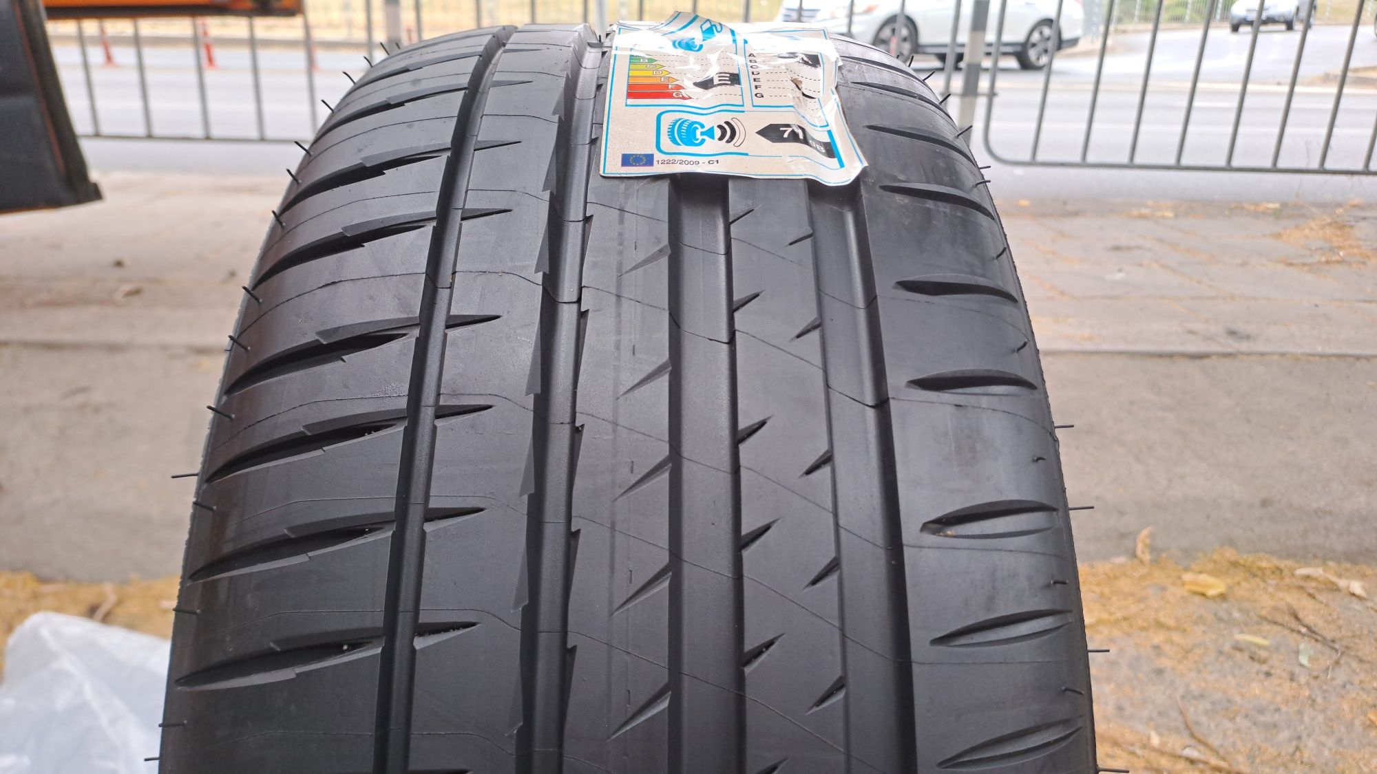 1бр. Нова 215/40/17 MICHELIN Pilot Sport 4