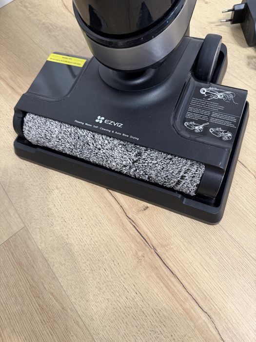 Aspirator 2 in 1 Ezviz in garanție