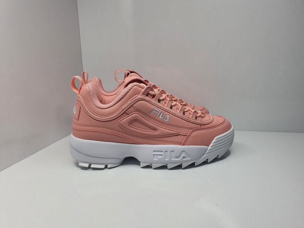 Кецове Fila Disruptor Low

Чисто нови с кутия.

Размер 37 стелка 23.5