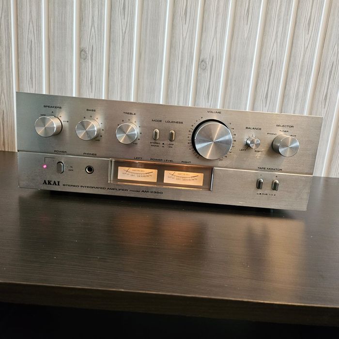 Amplificator Akai AM 2350