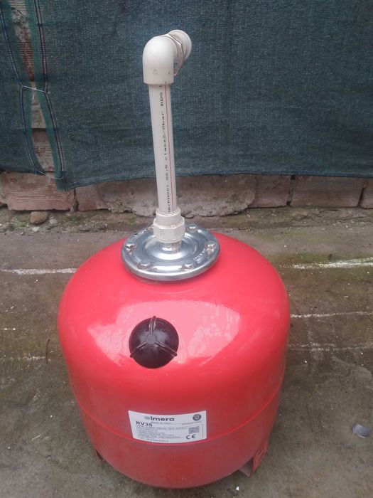 Продавам разшерителен съд за парно